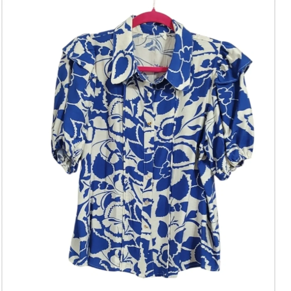 Anthropologie Blue & White Floral Puff Sleeve Button Front Structured Collar